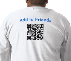 QR kod na tričku.